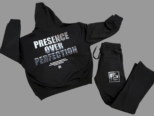 The new Fall/Winter F2 "METALLIC" JOGGER SET